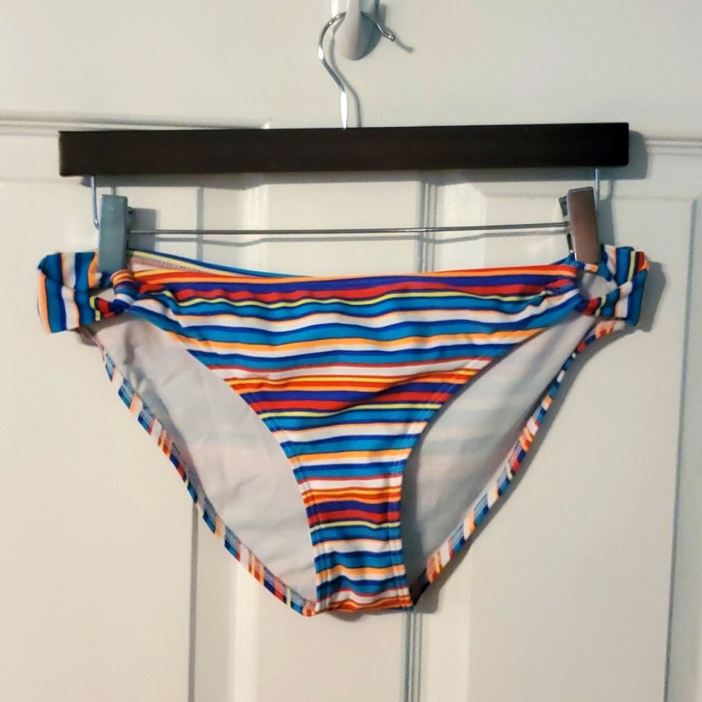 Seekers Australia Size 10 Bikini (multi-colored)